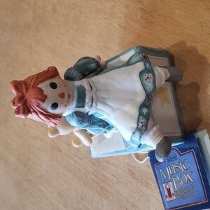 Vintage 1984 SCHMID RAGGEDY ANNE  MUSIC BOX